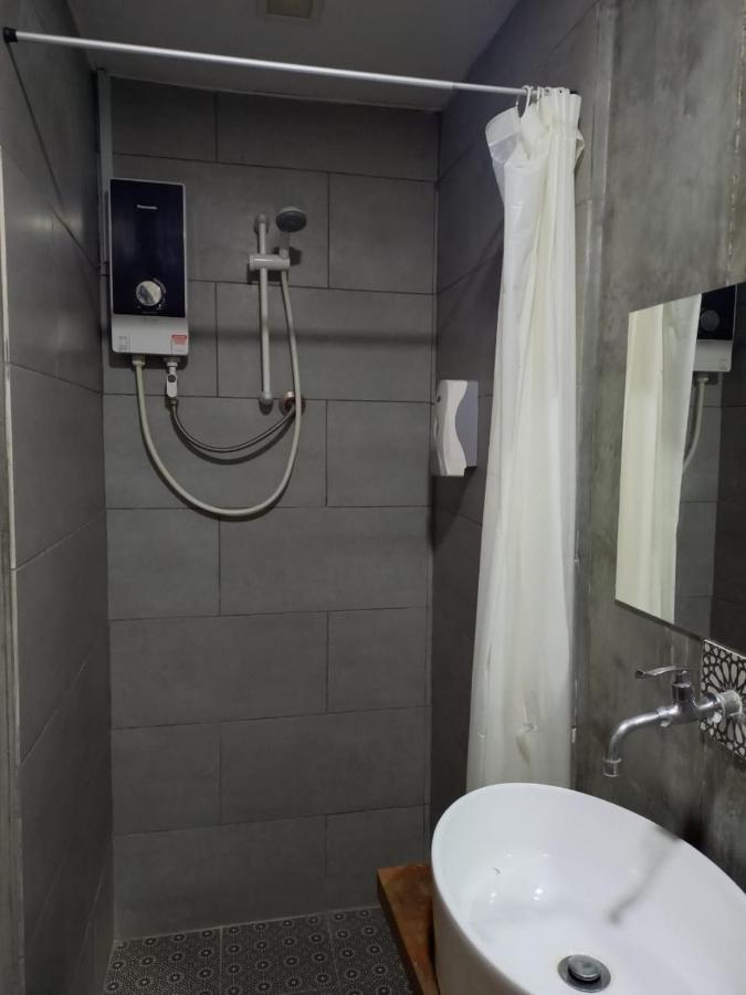 Lima.Tujoh Hotel Kuching Eksteriør billede